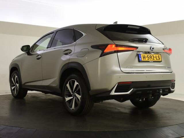 Lexus NX 300h AWD President Line / Mark Levinson / Pano / Trekhaak