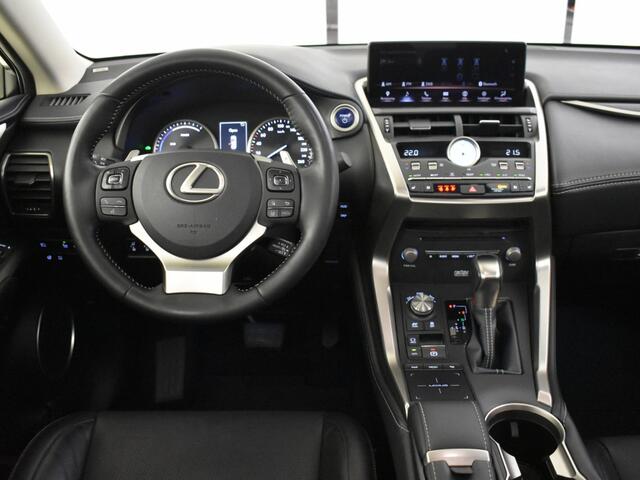 Lexus NX 300h AWD President Line / Mark Levinson / Pano / Trekhaak