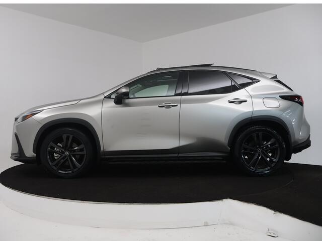 Lexus NX 450h+ AWD 35th Edition | Explorer Pack | Panoramisch dak | Treeplanken | Trekhaak |