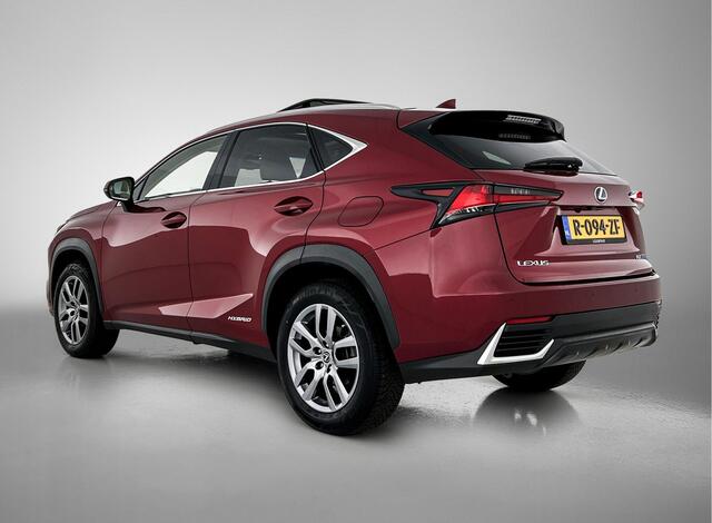 Lexus NX 300h AWD Luxury Line Limited | Schuif - / kanteldak | Fietsendragerbeugel |