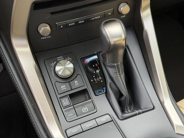 Lexus NX 300h AWD Luxury Line | Schuifdak/Leder/Trekhaak/Adapt.Cruise/DAB