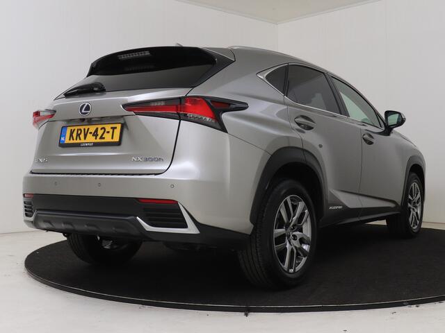 Lexus NX 300h AWD Business Line | Dealer Onderhouden | Schuif/kantel Dak | Lederen bekleding | Elektrisch Verstelbare stoel | Stoelverwarming | Adaptive Cruise Control | Elektrische achterklep | Navigatie | Climate Control