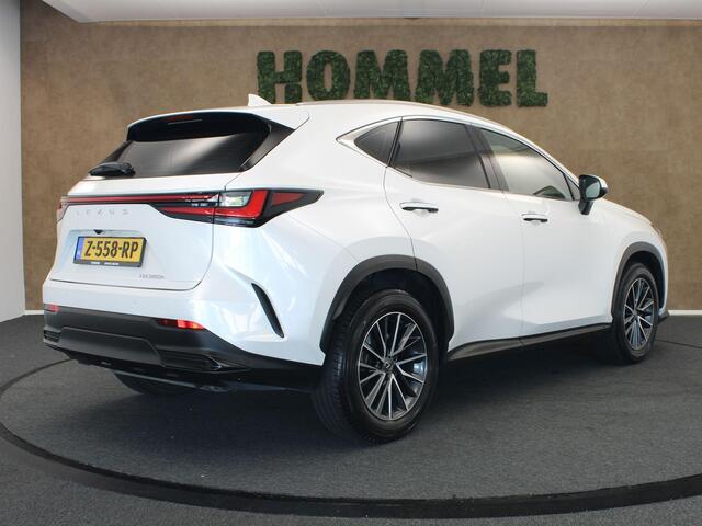 Lexus NX 350h AWD Luxury Line - ALARM KLASSE 3 - PARKEER SENSOREN VOOR EN ACHTER - DODEHOEK DETECTIE - KEYLESS ENRTY & START - STOEL EN STUUR VERWARMING - NAVIGATIE - APPLE CARPLAY/ANDROID AUTO