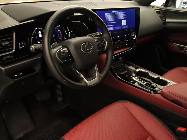 Lexus NX 350h AWD Luxury Line - ALARM KLASSE 3 - PARKEER SENSOREN VOOR EN ACHTER - DODEHOEK DETECTIE - KEYLESS ENRTY & START - STOEL EN STUUR VERWARMING - NAVIGATIE - APPLE CARPLAY/ANDROID AUTO
