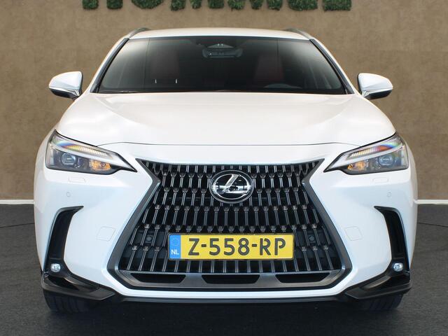 Lexus NX 350h AWD Luxury Line - ALARM KLASSE 3 - PARKEER SENSOREN VOOR EN ACHTER - DODEHOEK DETECTIE - KEYLESS ENRTY & START - STOEL EN STUUR VERWARMING - NAVIGATIE - APPLE CARPLAY/ANDROID AUTO