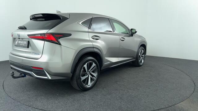 Lexus NX 300h AWD President Line, Pano!