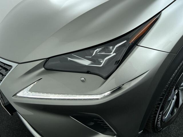 Lexus NX 300h AWD President Line, Pano!