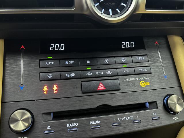 Lexus RC 300h Luxury Line