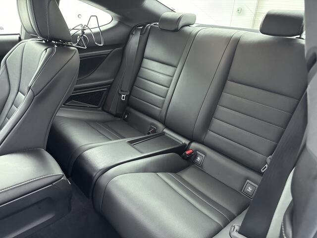 Lexus RC 300h Luxury Line | Carplay | Schuif- Kanteldak | Stoelverwarming & Koeling |