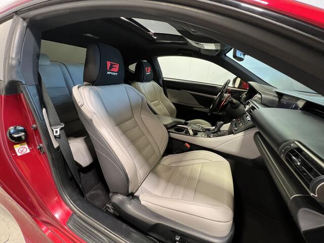 Lexus RC 300h F SPORT Line | Navigatie | LM Velgen 19" | Voorstoelen Verwarmd/Geventileerd | Achteruitrijcamera + PDC Voor en Achter | Lederen Bekleding |