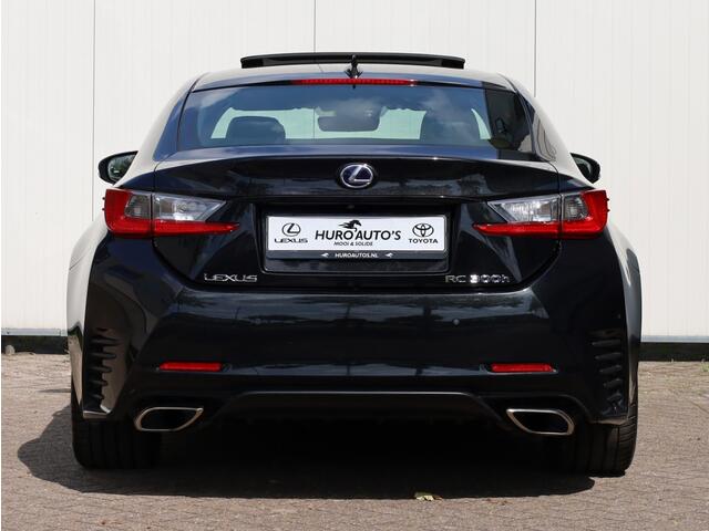 Lexus RC 300h F Black Edition