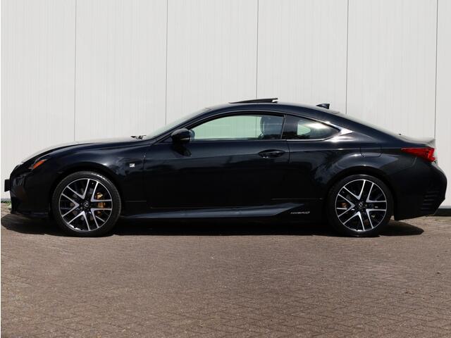 Lexus RC 300h F Black Edition
