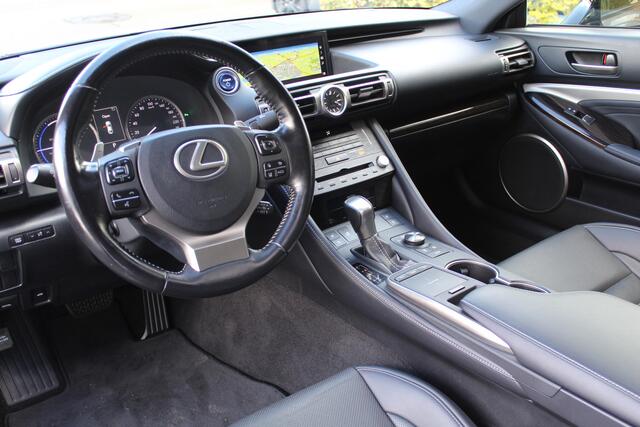 Lexus RC 300h Luxury Line | Rijklaar | NL-auto | Schuifdak | Leder | Memory | Stoel-stuurverw./koeling | Blind Spot | Mark Levinson | Dealer onderhouden