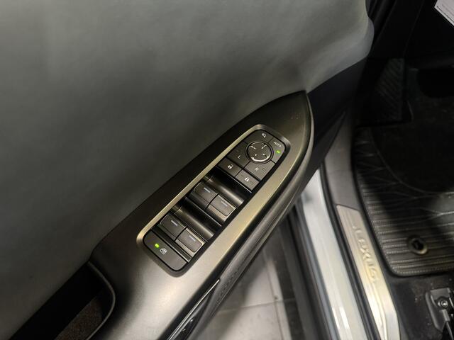 Lexus RZ 350e Luxury Line 77 kWh | Volleder | Stoel/Stuurverwarming | 360 camera | Panoramisch dak |