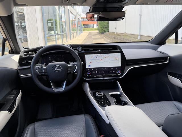 Lexus RZ 450e Executive Line 71 kWh | NL-auto/1e eign./Pano-dak/Leder/Memory/Trekhaak