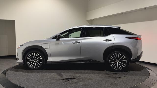 Lexus RZ 450e Executive Line 71 kWh | Leder interieur | Stoelen gekoeld & verwarmd | LMV 20" | Soh (batterijcheck) Waarde 97,9 %