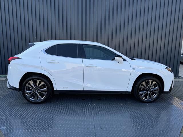 Lexus Ux 250h F Sport | Schuif-/kantel dak | Afnm. Trekhaak | Head-up | BSM | Rijklaar!!