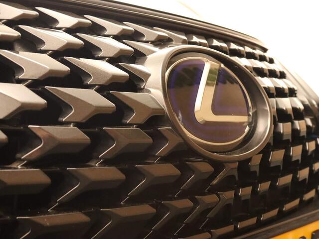 Lexus Ux 300e Business 54 kWh - ORIGINEEL NEDERLANDSE AUTO - AFKOMSTIG VAN 1E EIGENAAR - 8% BIJTELLING- CLIMATE CONTROL - ACHTERUITRIJCAMERA - 17 INCH LICHT METALEN VELGEN - ALCANTARA BEKLEDING - ELEKTRISCH VERSTELBARE VOORSTOELEN - ADAPTIEVE CRUISE CONTROL