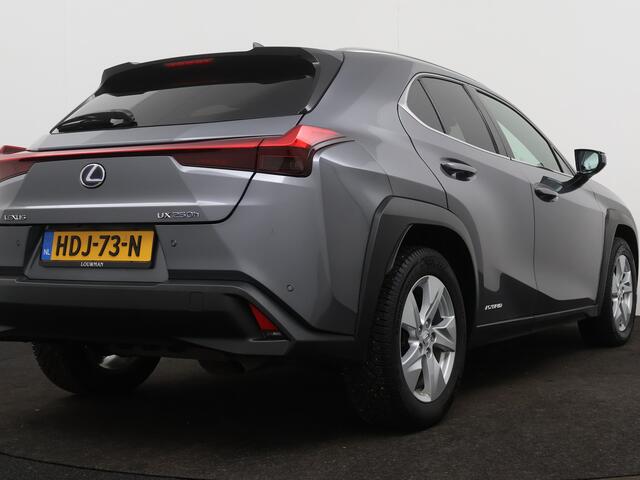 Lexus Ux 250h AWD Executive Limited | Mark Levison | Voorstoelen verwarmd | Stuurwiel verwarmd |