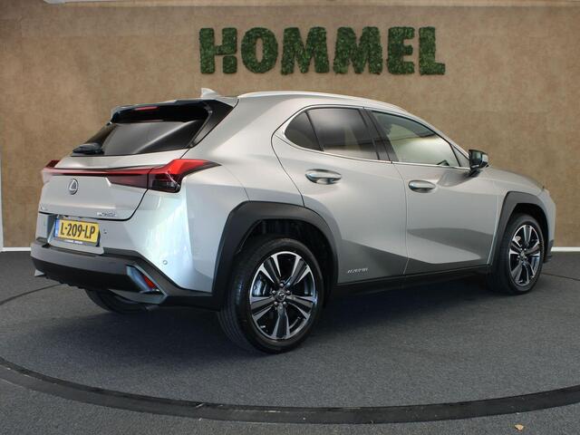 Lexus Ux 250h Preference Line - ORIGINEEL NEDERLANDSE AUTO - APPLE CARPLAY/ANDROID AUTO - ADAPTIEVE CRUISE CONTROL - DODEHOEKDETECTIE - KEYLESS ENTRY/START - LICHTMETALEN VELGEN 18'INCH - PARKEERSENSOREN VOOR EN ACHTER - LED LAMPEN VOOR EN ACHTER