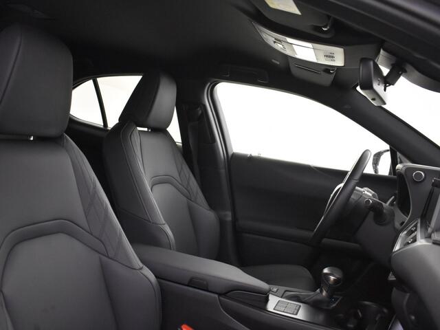 Lexus Ux 250h F Sport Line | Electrische Achterklep | Stoelverwarming | P