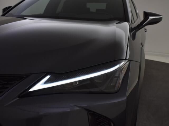 Lexus Ux 250h F Sport Line | Electrische Achterklep | Stoelverwarming | P