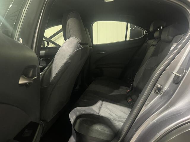 Lexus Ux 250h Comfort Line Aut. | navi | carplay | dealeronderhouden |
