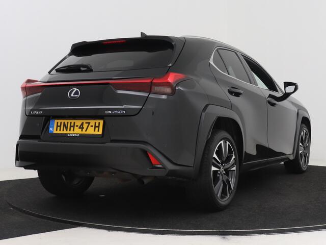 Lexus Ux 250h Business Line Limited | Apple Carplay/ Android Auto | Safety System+ | Dodehoekdetectie | Parkeersensoren en -camera |
