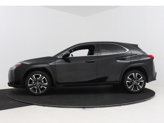 Lexus Ux 250h Business Line Limited | Apple Carplay/ Android Auto | Safety System+ | Dodehoekdetectie | Parkeersensoren en -camera |