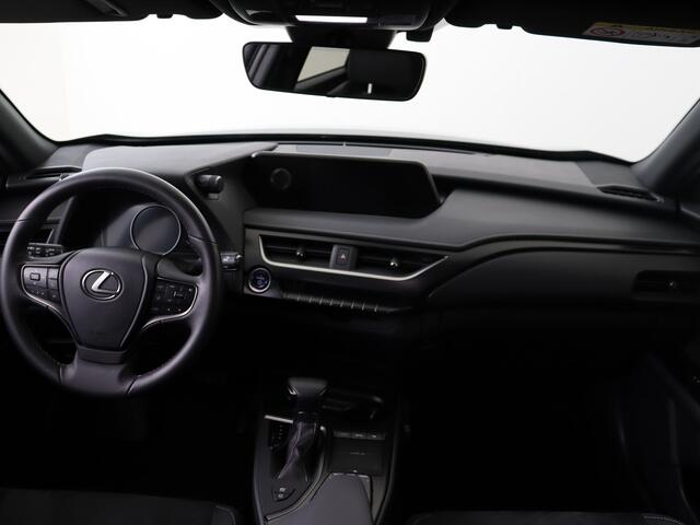 Lexus Ux 250h Preference Line | Trekhaak | 18" Velgen | Apple Carplay & Android Auto |