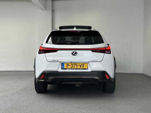 Lexus Ux 250h AWD F Sport Premium | SCHUIFDAK | HEAD-UP | 360 CAM | STOELKOELING |