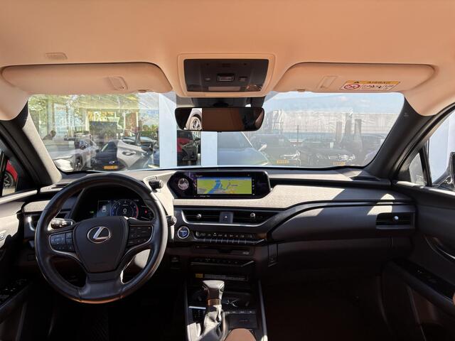 Lexus Ux 250h Executive Line President Pack | Mark Levinson | Stoelventilatie | Memory | Groot scherm | 360 camera | Trekhaak | HUD | Blindspot