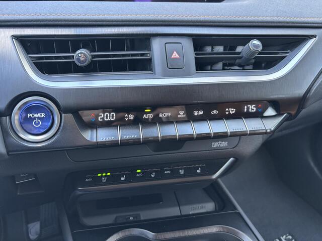 Lexus Ux 250h Executive Line President Pack | Mark Levinson | Stoelventilatie | Memory | Groot scherm | 360 camera | Trekhaak | HUD | Blindspot