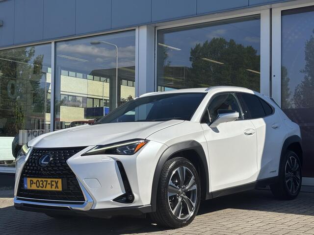 Lexus Ux 250h Executive Line President Pack | Mark Levinson | Stoelventilatie | Memory | Groot scherm | 360 camera | Trekhaak | HUD | Blindspot