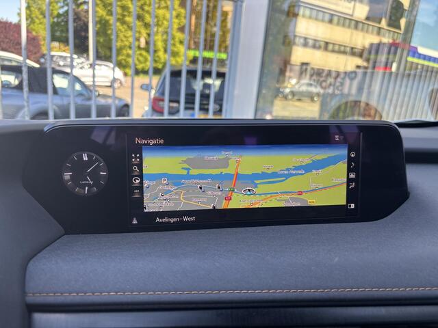 Lexus Ux 250h Executive Line President Pack | Mark Levinson | Stoelventilatie | Memory | Groot scherm | 360 camera | Trekhaak | HUD | Blindspot
