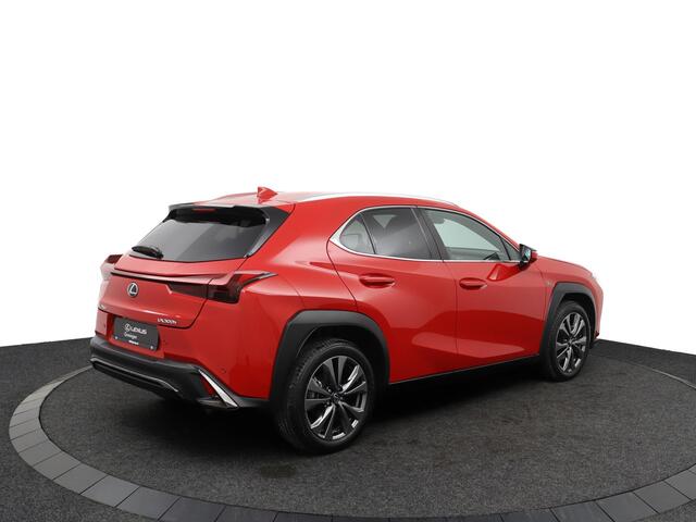 Lexus Ux 300h F SPORT Design | Premium Navigatie | Elektrisch bedienbare achterklep | Blind Spot Monitor