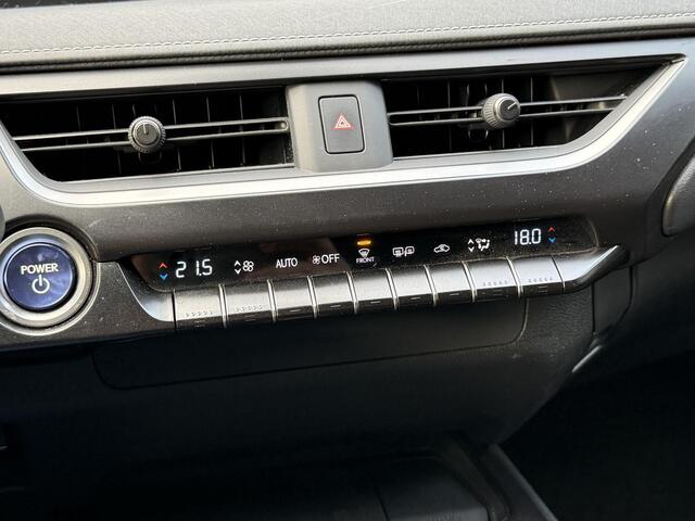 Lexus Ux 300e Business 54 kWh / Automaat / Cruise Control Adaptief / Apple&Android Carplay / Camera / Bluetooth / DAB / Climate Control / NAP