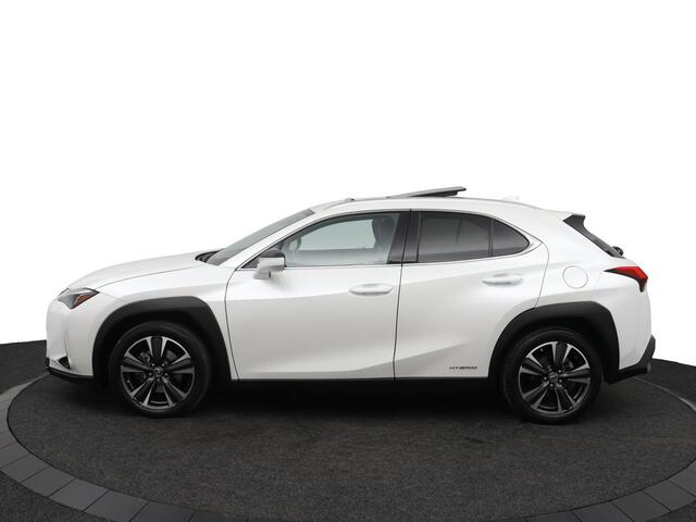 Lexus Ux 250h Executive Line | Full Option! | President Pack | Schuif-/kanteldak | Afneembare trekhaak