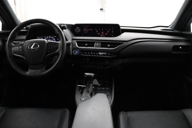 Lexus Ux 250h Executive Line | Full Option! | President Pack | Schuif-/kanteldak | Afneembare trekhaak