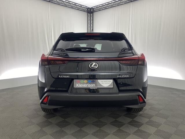 Lexus Ux 250h Comfort Line Automaat | Apple Carplay | Navi | Dodehoek Det. | Camera |