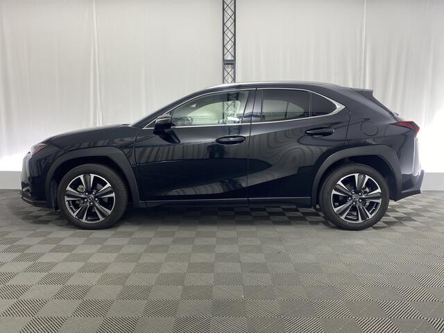 Lexus Ux 250h Comfort Line Automaat | Apple Carplay | Navi | Dodehoek Det. | Camera |