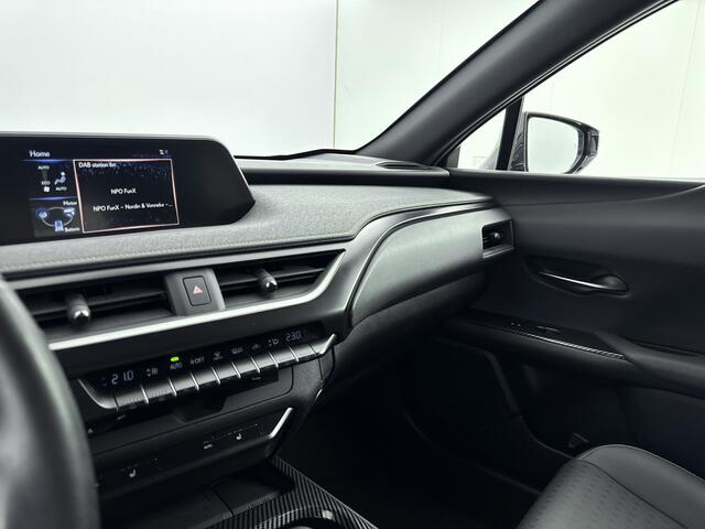 Lexus Ux 250h Business Line Limited | Trekhaak | Stoelverwarming | Apple Carplay /- Android Auto |