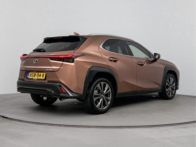 Lexus Ux 300h F SPORT Design Limited | Stoel /- Stuurwielverwarming | Parkeersensoren | Apple Carplay /- Android Auto |