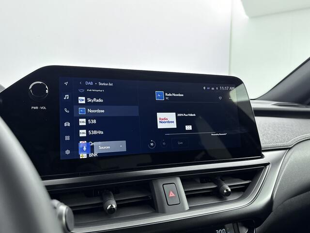 Lexus Ux 300h F SPORT Design Limited | Stoel /- Stuurwielverwarming | Parkeersensoren | Apple Carplay /- Android Auto |