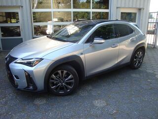 lexus-ux-250h-f-sport-design