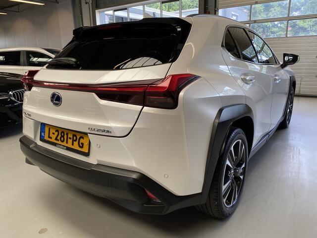 Lexus Ux 250h Preference Line Camera, Carplay, PDC