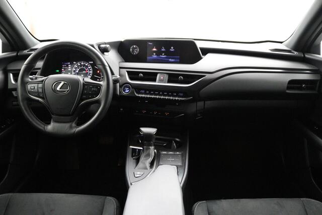 Lexus Ux 250h Business Line | Stoel & Stuurwielverwarming | 18 Inch Lichtmetalen velgen | DAB | Blind Spot Monitor