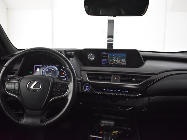 Lexus Ux 250h F Sport Line | Parkeersensoren | Stoelverwarming