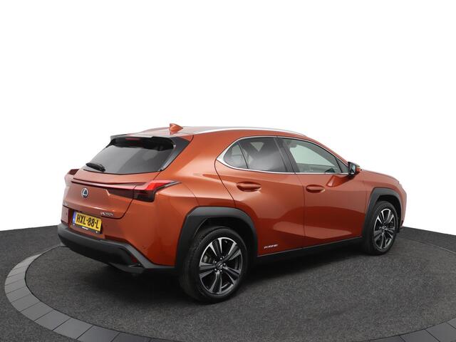 Lexus Ux 250h Business Line | Stoel & Stuurwielverwarming | 18 Inch Lichtmetalen velgen | DAB | Blind Spot Monitor