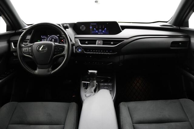 Lexus Ux 250h Business Line | Stoel & Stuurwielverwarming | 18 Inch Lichtmetalen velgen | DAB | Blind Spot Monitor